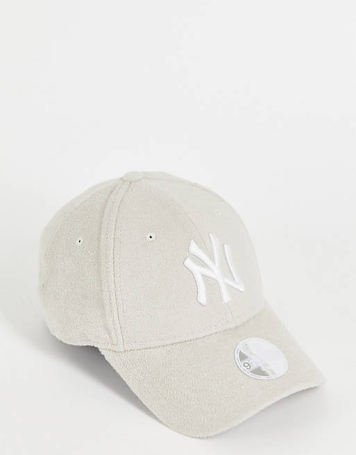 Women Hats/New Era NY 9forty cap in beige towelling 