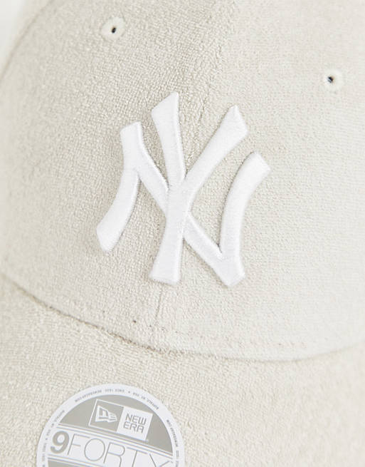 Women Hats/New Era NY 9forty cap in beige towelling 