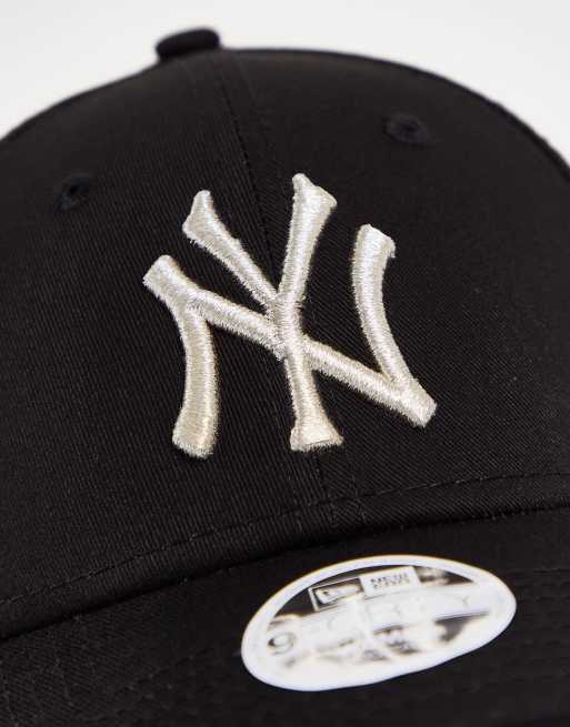 New Era NY – 9Forty – Kappe in Schwarz mit Logo in Metallic-Silber, 2 von 4