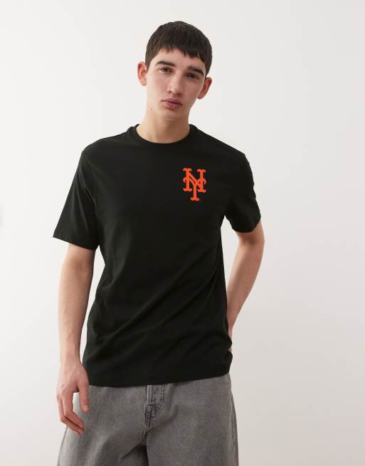 New Era NY Mets graphic regular fit t-shirt with back print in black, 3 of 5