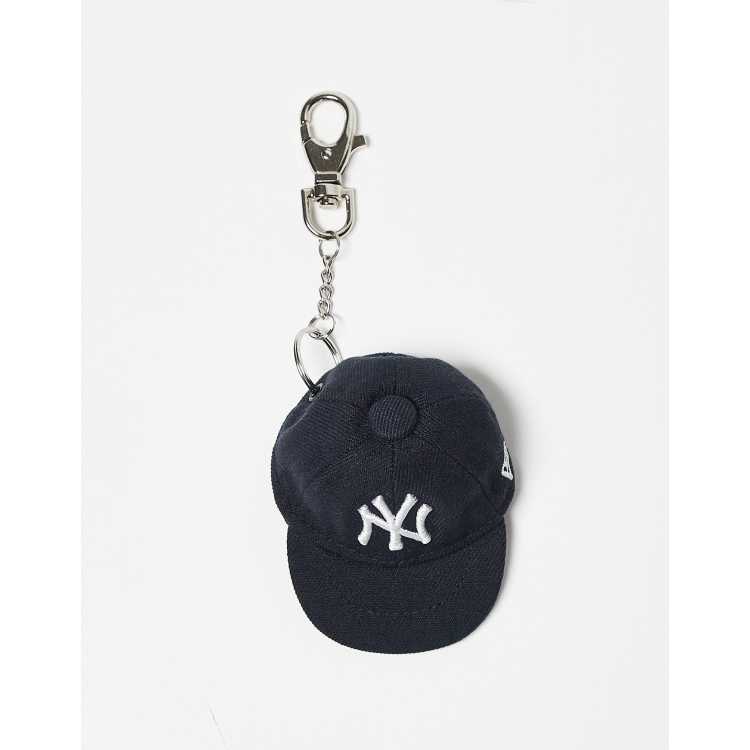 New Era NY Yankee mini cap keyring chain in navy | ASOS