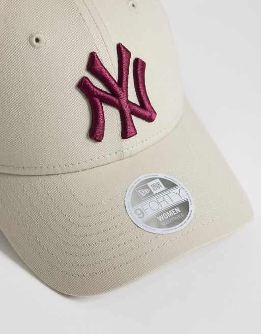 New Era – NY Yankees – 9forty – Beige keps med vinröd logga, 3 av 3