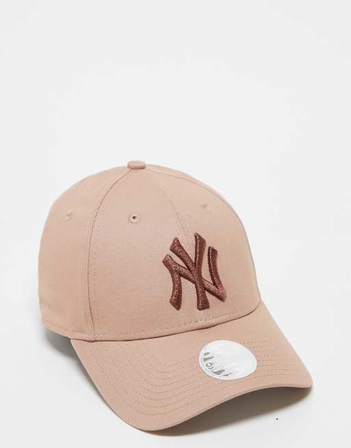 New Era – NY Yankees 9forty – Beżowa czapka z daszkiem i metalicznym logo