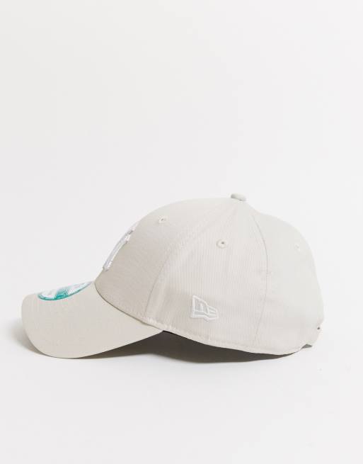 New Era NY Yankees 9forty cap in beige | ASOS