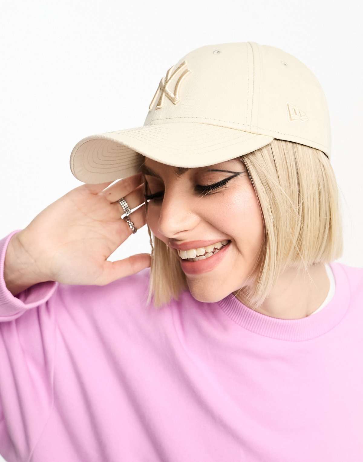 New Era NY Yankees 9forty cap in off white tonal
