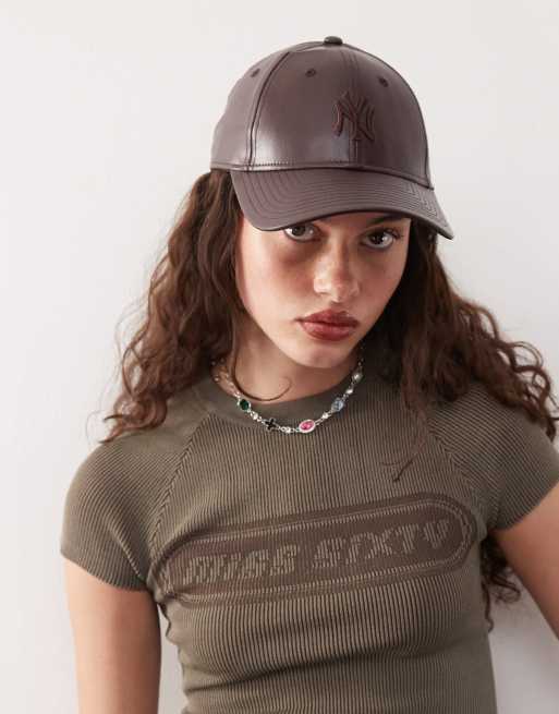 New Era - NY Yankees 9forty - Cappellino in similpelle PU color marrone scuro