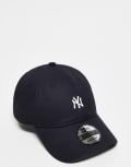 [New Era] New Era NY Yankees 9Forty contrast mini logo cap in navy-Black One Size NAVY