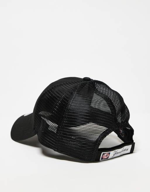 New Era NY Yankees 9forty contrast trucker cap in black , 2 of 3