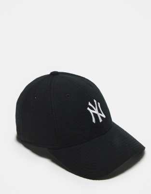 New Era New Era NY Yankees 9forty cosy cap in black