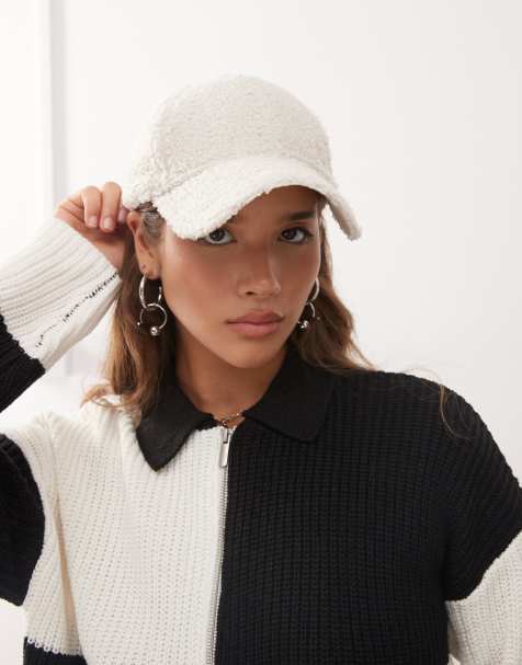 New Era – NY Yankees 9forty – Damen-Kappe in Beige aus Teddyfell mit Metall-Logo - view 1