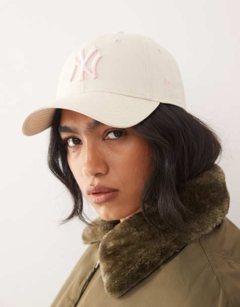 New Era - NY Yankees - 9FORTY - Damespet in crème - view 1