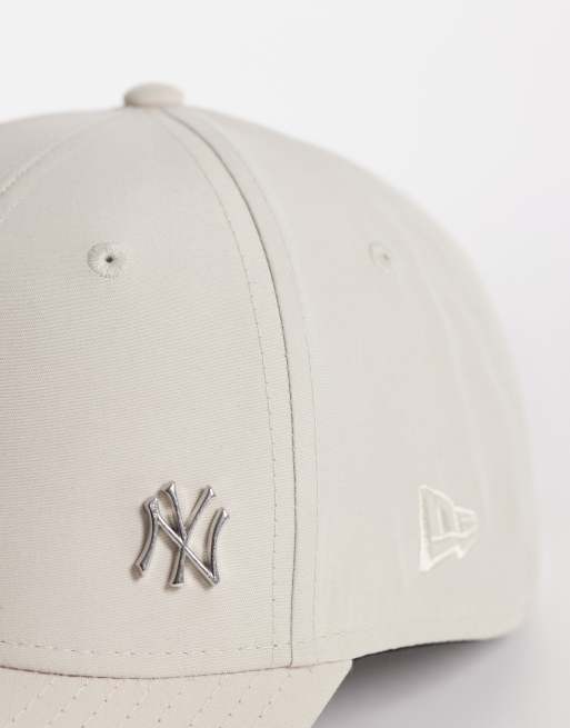 New Era – NY Yankees 9forty Flawless – Kappe in Creme mit Metall-Logo, 3 von 3