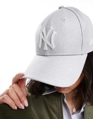 New Era - NY Yankees 9Forty - Jeans-Kappe in Silber