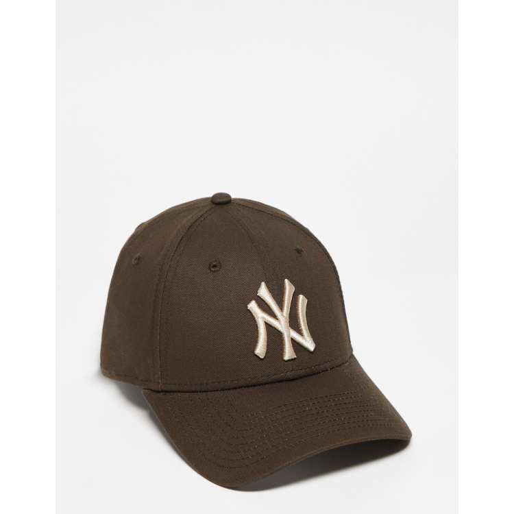 Gorra Curva Marrón Ajustable Con Logo Marrón 9FORTY League Essential De New York Yankees MLB De New Era