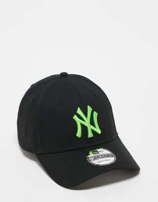 New Era - NY Yankees 9Forty - Kappe in Schwarz mit kontrastierendem Neon-Logo