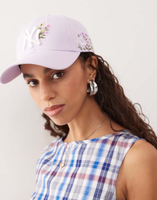 New Era – NY Yankees 9forty – Liliowa czapka z daszkiem i logo z motywem kwiatów