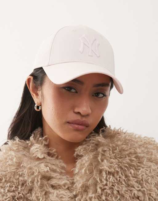 New Era - NY Yankees 9forty - Lyserød kasket med metallisk logo, 3 af 3