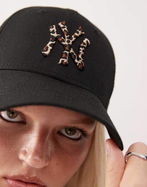 New Era - NY Yankees 9forty - Sort kasket til kvinder med logo med leopardmønster, 3 af 3