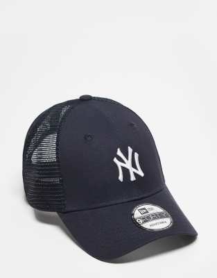 New Era New Era NY Yankees 9forty trucker cap in black