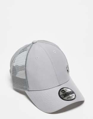 New Era - NY Yankees 9Forty - Trucker-Kappe in Grau mit kleinem Logo
