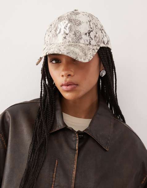 New Era NY Yankees 9Forty velour snake print cap in grey - view 1