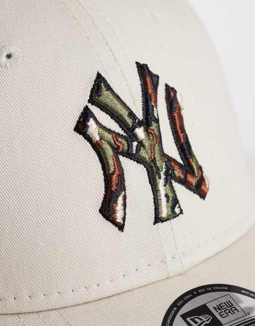 New Era NY Yankees 9forty womens camo logo cap in multi, 2 of 3