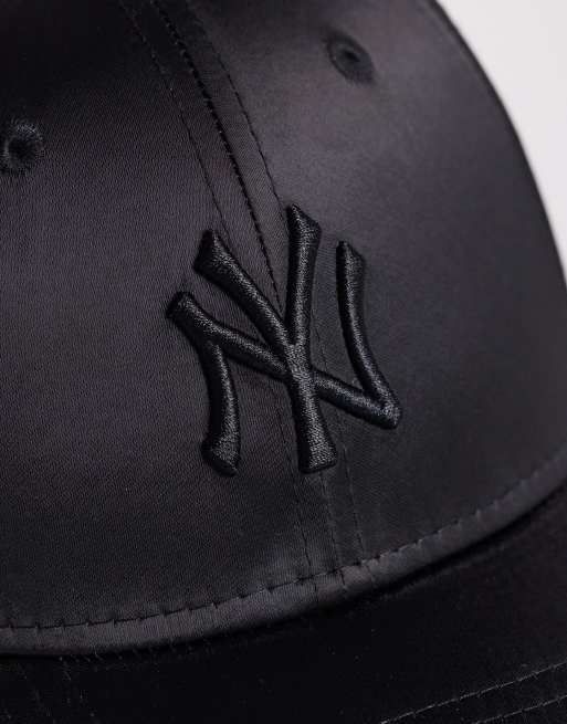 New Era NY Yankees 9forty womens satin cap in black, 3 of 3