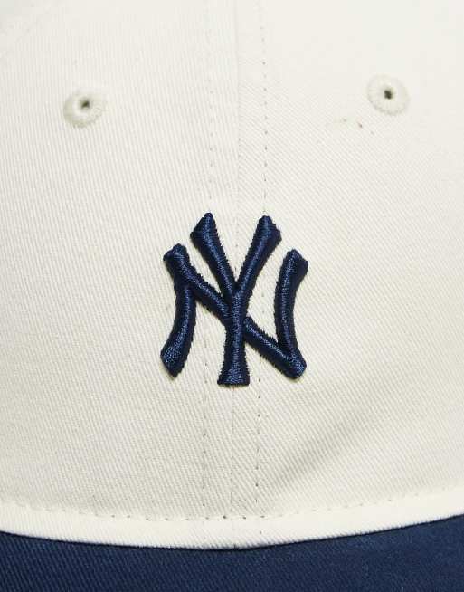 New Era NY Yankees 9Twenty cap with contrast navy peak in off white, 2 of 3