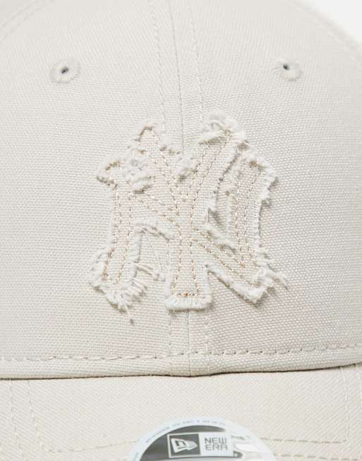 New Era – NY Yankees 9Twenty – Denim-Kappe in Beige mit Used-Detail, 2 von 3