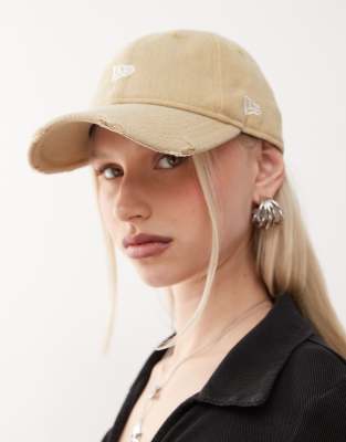 New Era New Era NY Yankees 9twenty distressed mini logo cap in cream denim-Blue