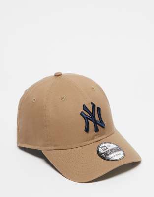 New Era - NY Yankees 9Twenty - Kappe in verwaschenem Beige mit Kontrast-Design-Neutral