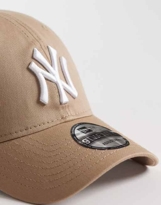 New Era - NY Yankees 9twenty League Essentials - Beige kasket med logo, 2 af 3