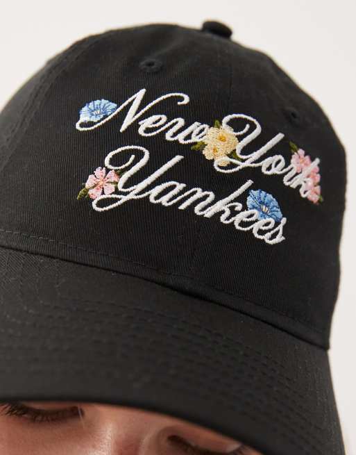 New Era - NY Yankees 9twenty - Sort kasket til kvinder med skrift med blomsterdesign, 2 af 3