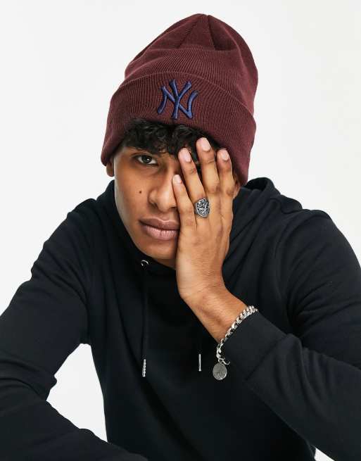 New Era NY Yankees beanie in burgundy, 3 of 4