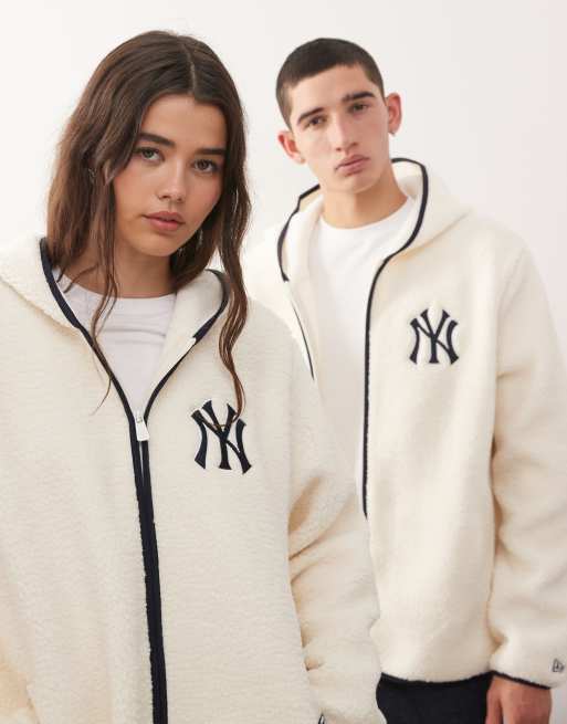 New Era – NY Yankees – Biała kurtka z kapturem z kożuszka i logo, zapinana na zamek