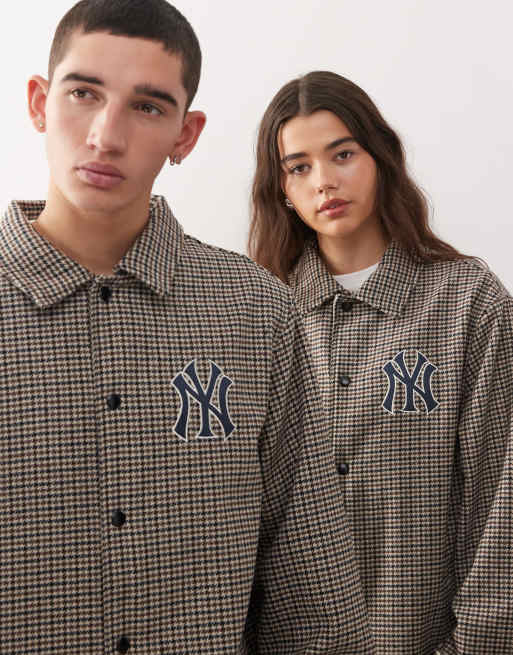 New Era – NY Yankees – Brązowa, zapinana na guziki kurtka trenerska w kratkę, z logo