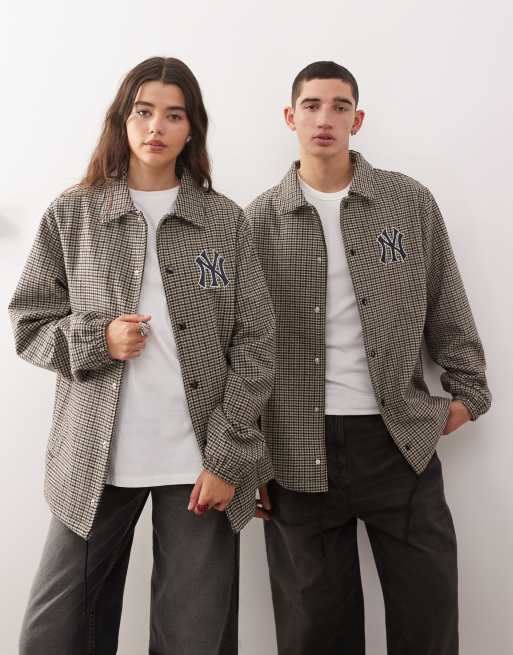 New Era – NY Yankees – Brunrutig coach-jacka med logga och knappar, 2 av 4