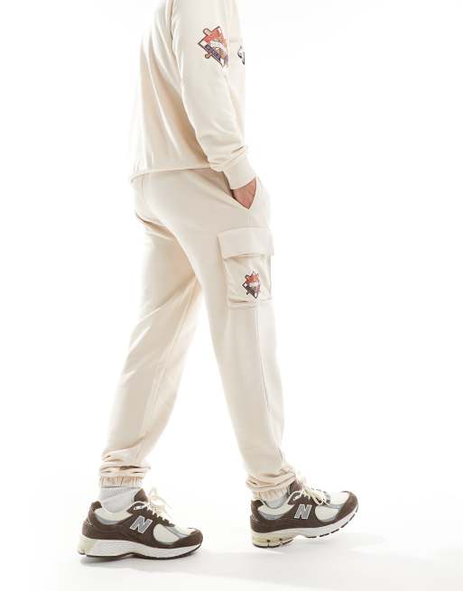 New Era - NY Yankees - Cargo joggingbroek met zakken in crème, 5 van 5