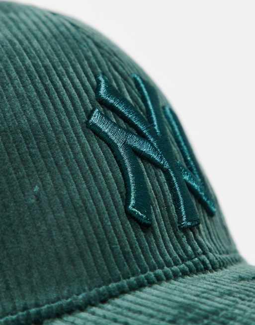 New Era NY Yankees cord 39thirty Cappellino verde ASOS