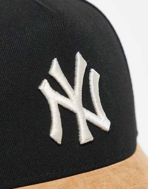 New Era - NY Yankees E-frame - Sort kasket med beige skygge i ruskindsmateriale i kontrast, 2 af 3