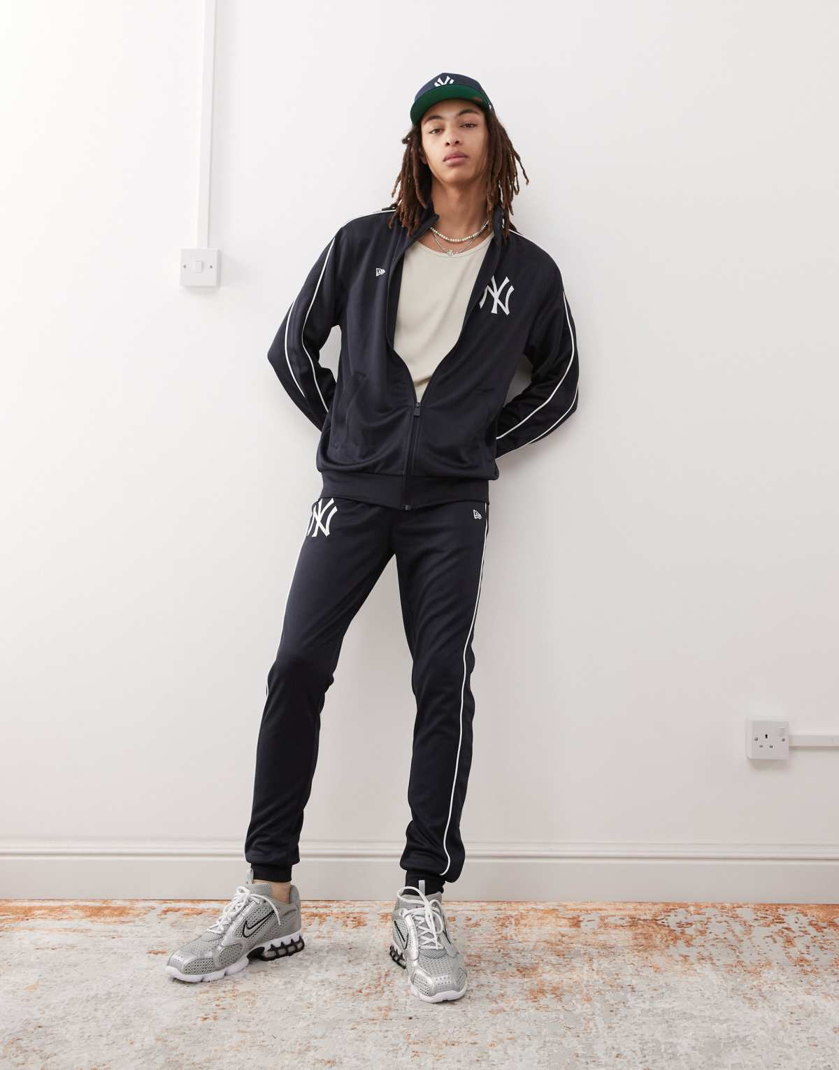 New Era NY Yankees fitted jogger in navy
