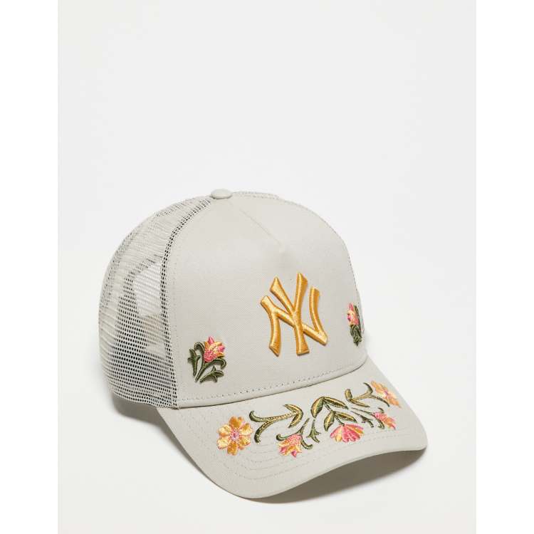 【海外限定】New Era 9TWENTY New York Yankees Floral Beige 9Twenty Floral NY Yankees Cap by New Era --> Shop Hats