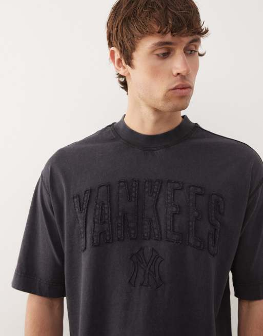 New Era – NY Yankees – Grå, blekt t-shirt i oversize med påsydd logga och boxig passform, 5 av 5