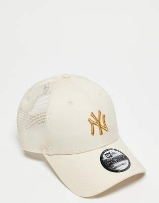 New Era New Era NY Yankees homefield 9forty trucker cap in beige-Neutral