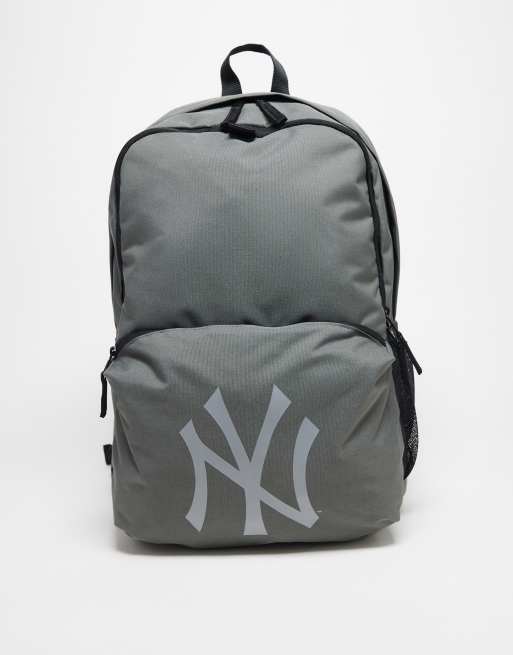  New Era NY Yankees logo back pack in grey