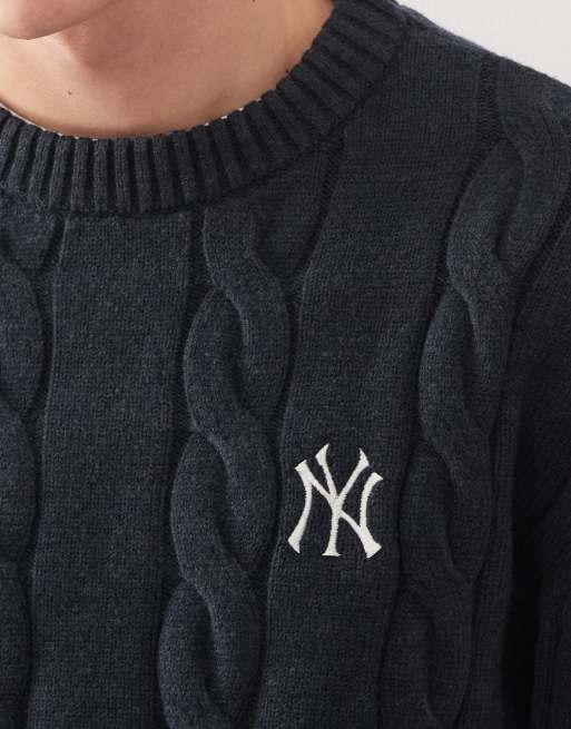 New Era NY Yankees logo cable knit jumper in navy, 2 of 4