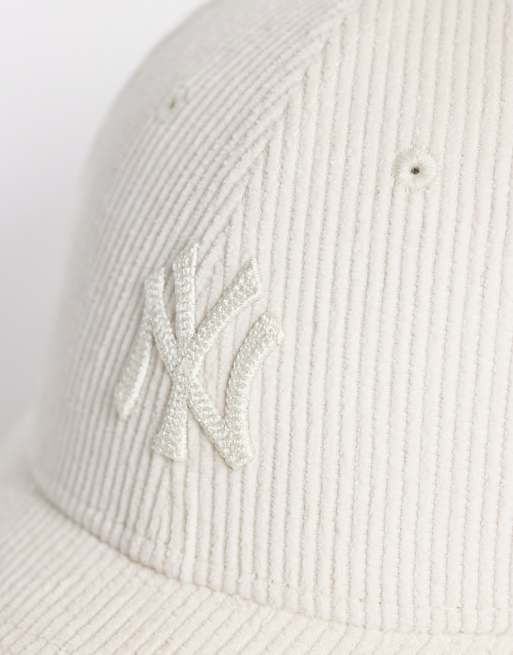 New Era NY Yankees Logo Damen 9Forty Cord-Cap in neutral, 2 von 3