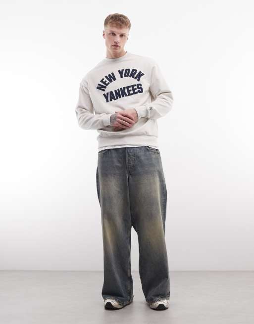 New Era NY Yankees logo graphic sweatshirt in cream, 2 of 5