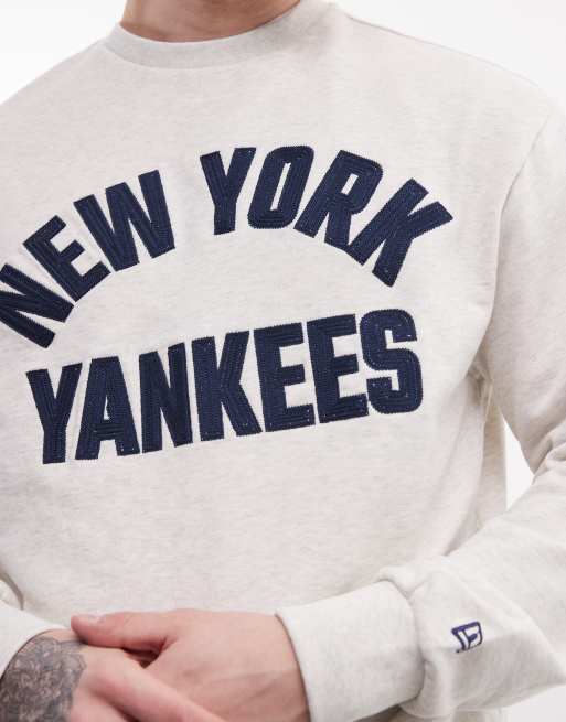 New Era NY Yankees logo graphic sweatshirt in cream, 5 of 5