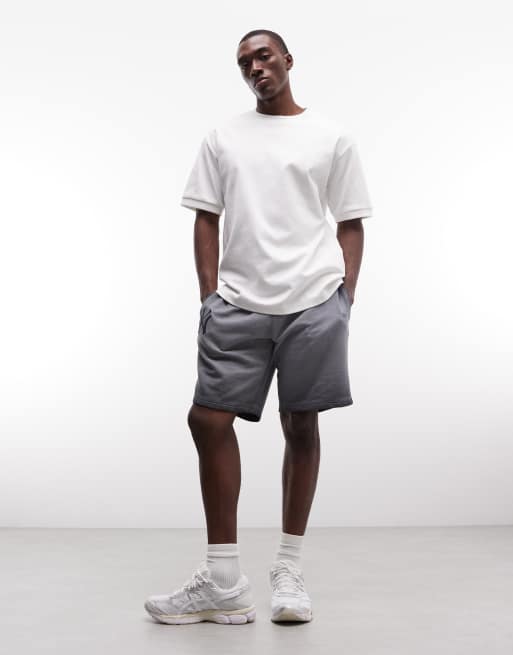 New Era NY Yankees logo jersey shorts in washed grey, 2 of 5